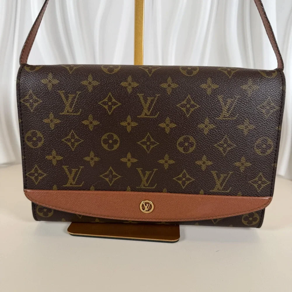 Louis Vuitton Vintage Monogram Pochette Bordeaux Shoulder Bag/Clutch